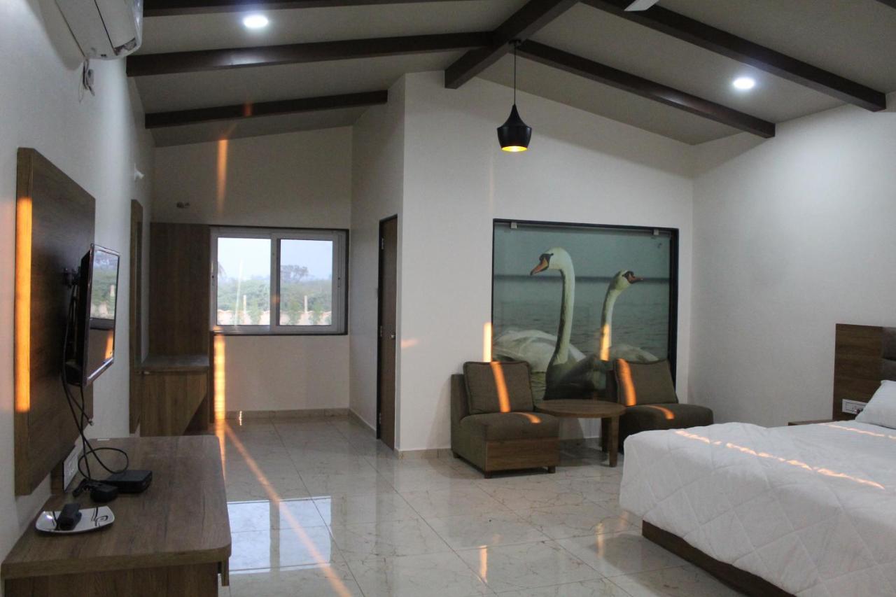 Flamingo Club And Resort Una 3 Km Away From Diu Check Post 外观 照片