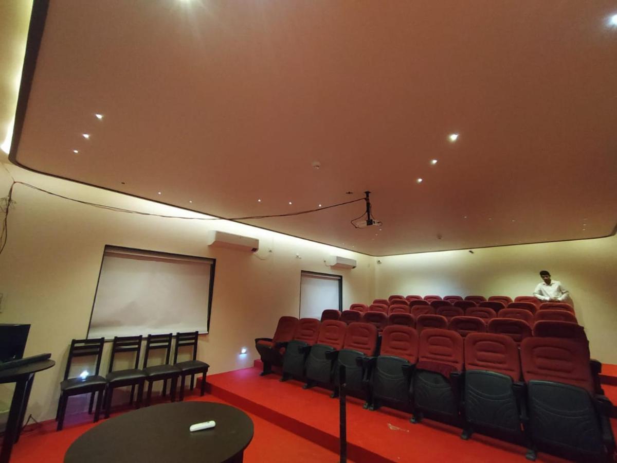 Flamingo Club And Resort Una 3 Km Away From Diu Check Post 外观 照片